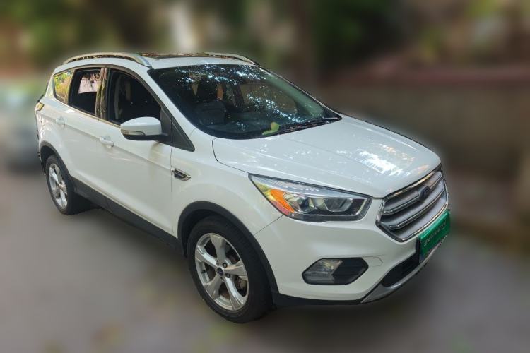 Used Ford Kuga 2018 EcoBoost 180 Two-Wheel-Drive Platinum Edition Front Right 45 Deg