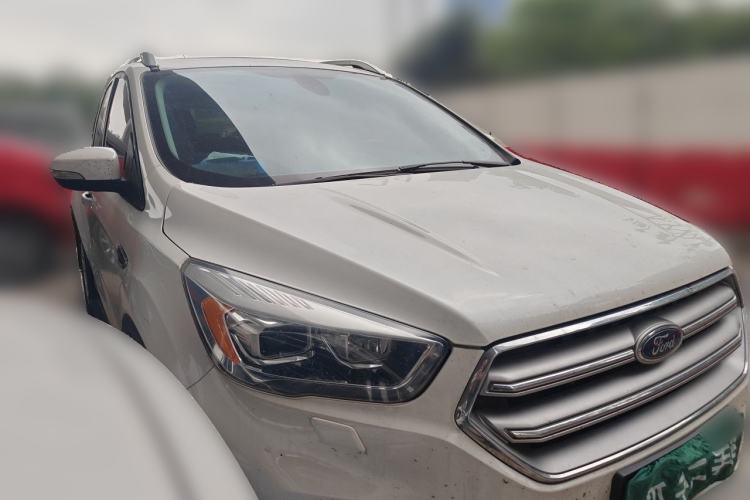 Used Ford Kuga 2018 Facelifted EcoBoost 180 Two-Wheel Drive Luxury Wing Edition Front Right 45 Deg