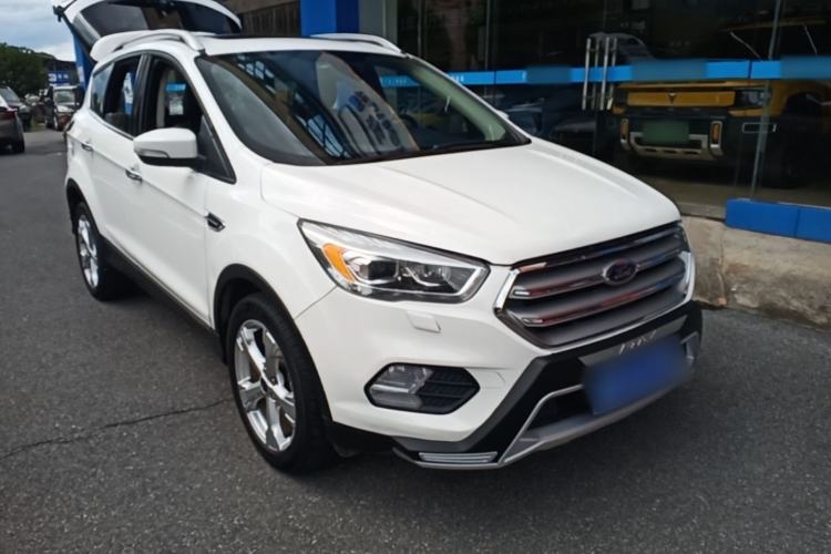 Used Ford Kuga 2018 Facelifted EcoBoost 180 Two-Wheel Drive Luxury Wing Edition Front Right 45 Deg