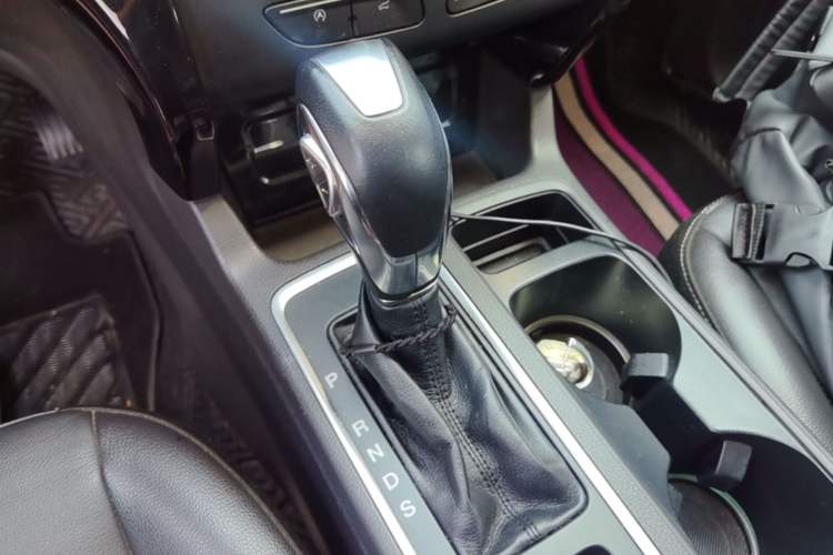 Used Ford Kuga 2018 Facelift EcoBoost 245 Four-Wheel Drive Luxury Wing Model Gear Lever