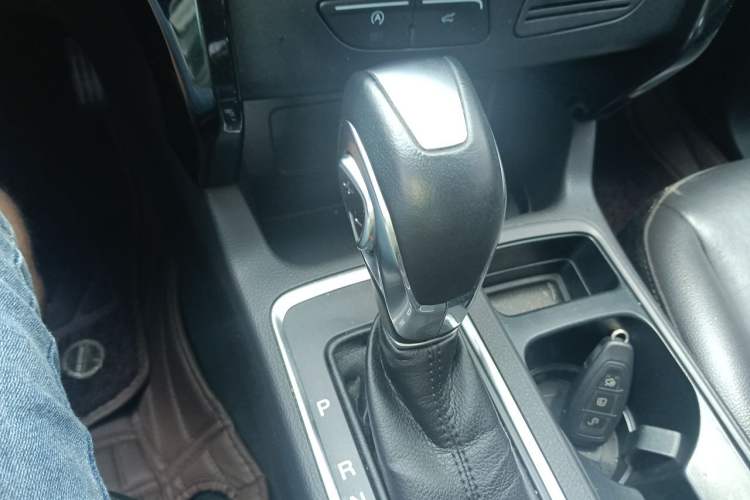 Used Ford Kuga 2018 EcoBoost 245 Four-Wheel Drive Luxury Wing Model Gear Lever