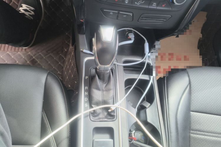 Used Ford Kuga 2018 EcoBoost 180 Two-Wheel-Drive Luxury Wing Edition Gear Lever