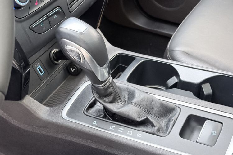 Used Ford Kuga 2018 EcoBoost 180 Four-Wheel Drive Luxury Wing Model Gear Lever