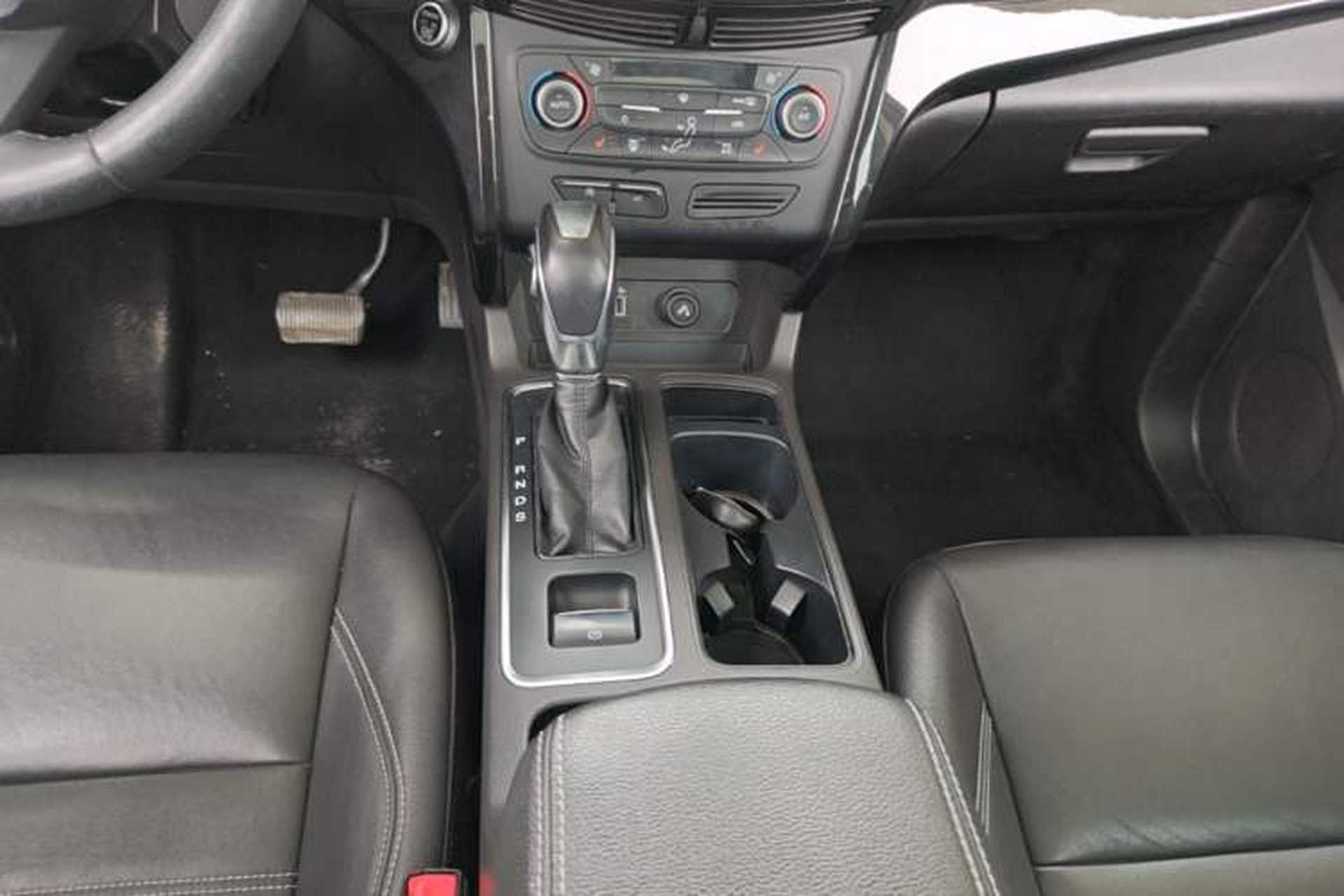 Used Ford Kuga 2018 Facelifted EcoBoost 180 Two-Wheel Drive Luxury Wing Edition Gear Lever