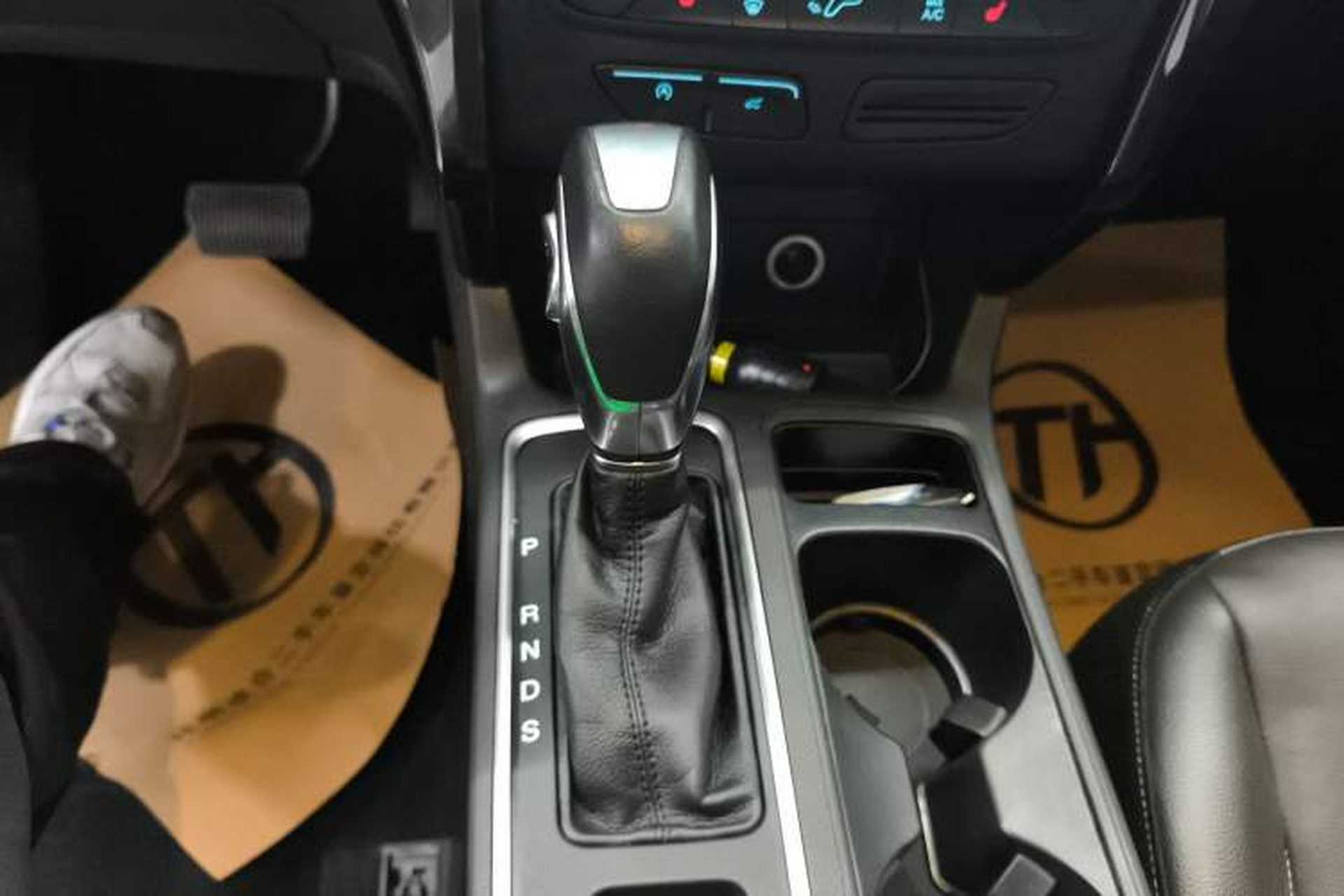 Used Ford Kuga 2018 EcoBoost 245 Four-Wheel Drive Luxury Wing Model Gear Lever