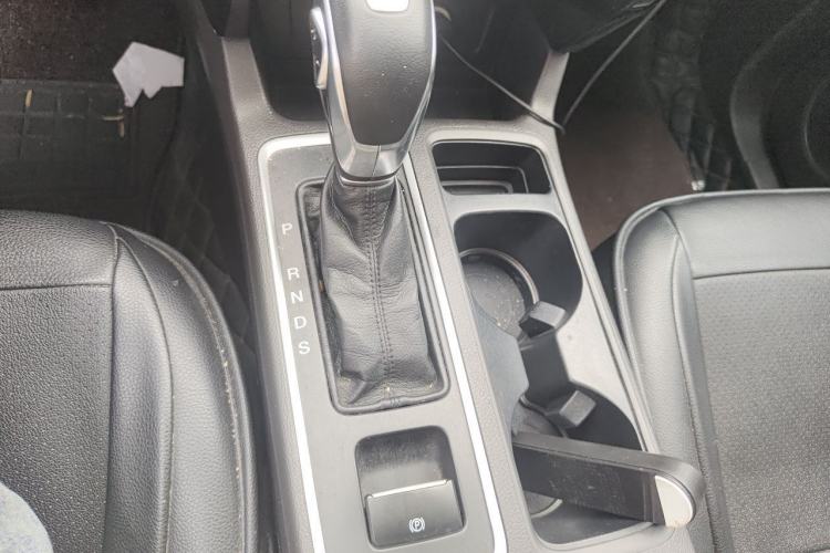 Used Ford Kuga 2018 Facelifted EcoBoost 180 Two-Wheel Drive Luxury Wing Edition Gear Lever