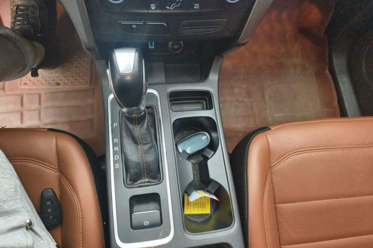 Used Ford Kuga 2018 EcoBoost 180 Two-Wheel-Drive Cognac Special Edition Gear Lever