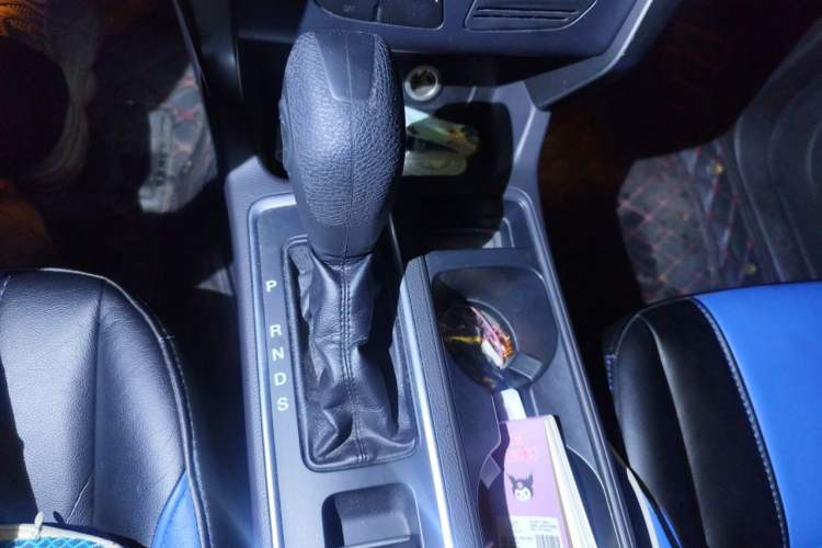 Used Ford Kuga 2018 EcoBoost 180 Two-Wheel-Drive Elite Trim Gear Lever
