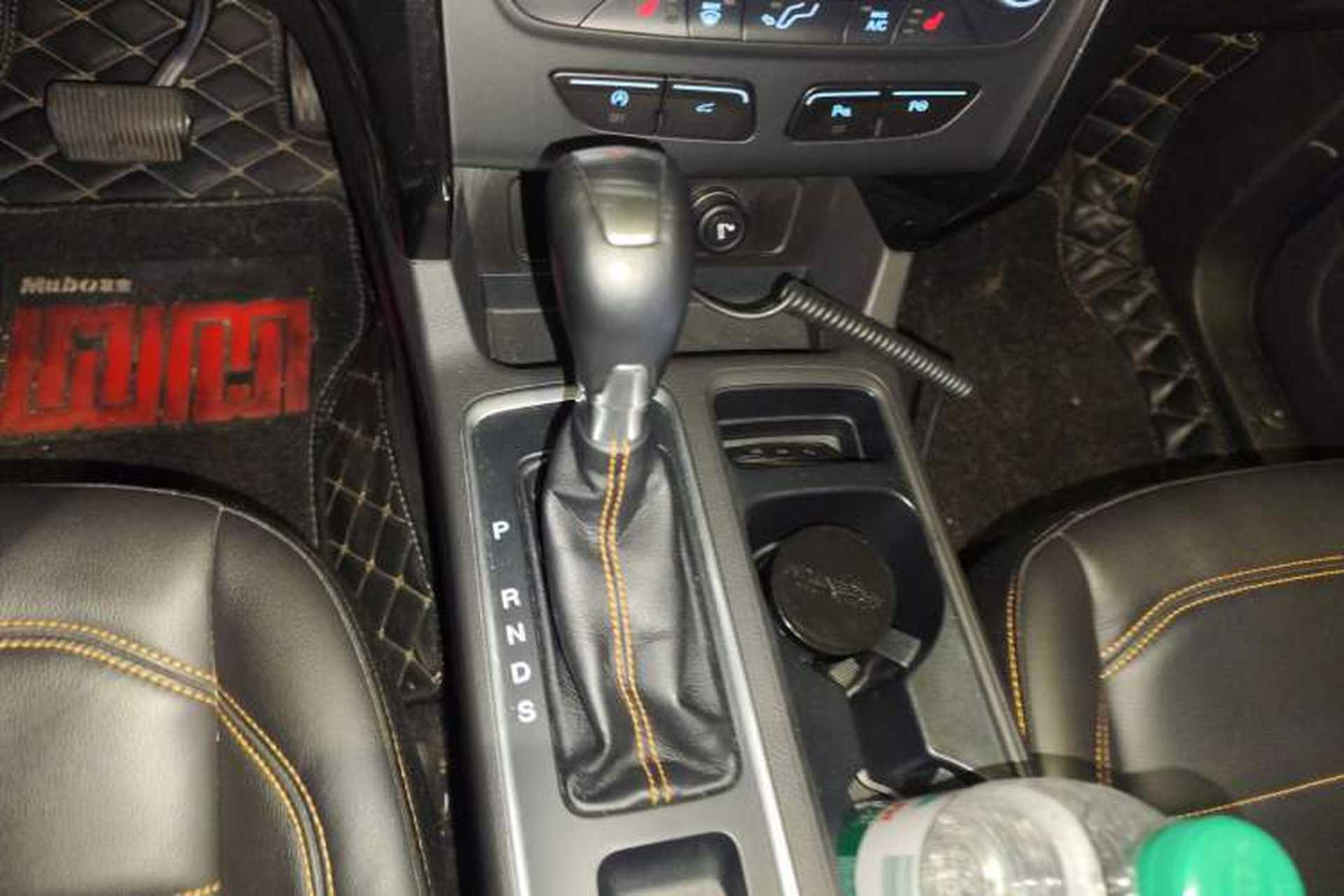 Used Ford Kuga 2018 EcoBoost 245 All-Wheel-Drive Sport Model Gear Lever