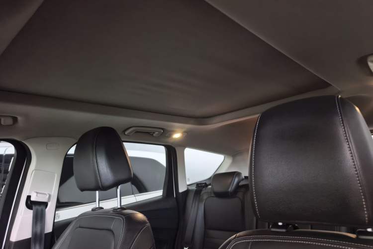 Used Ford Kuga 2018 Facelifted EcoBoost 180 Two-Wheel Drive Luxury Wing Edition Headliner