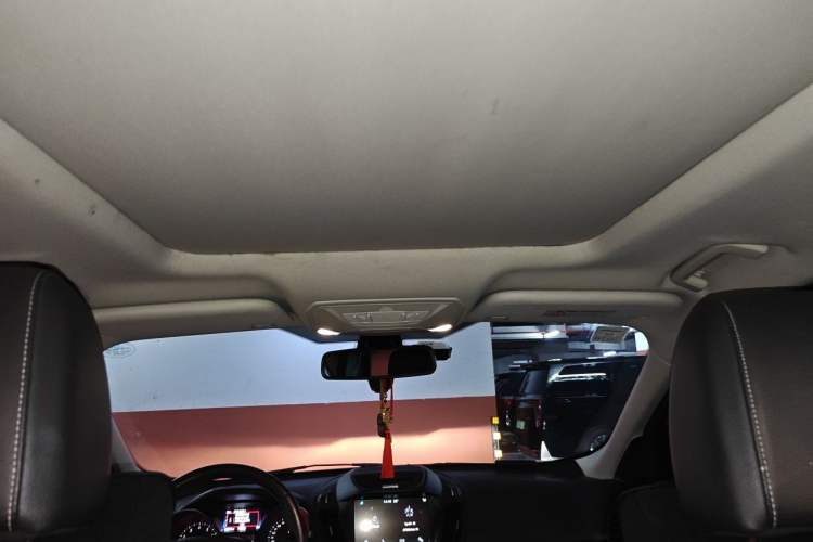 Used Ford Kuga 2018 EcoBoost 180 Two-Wheel-Drive Luxury Wing Edition Headliner