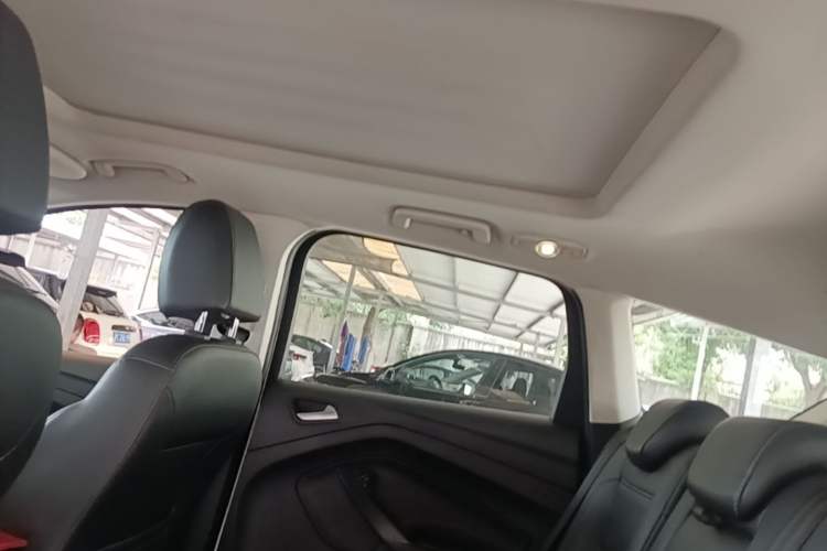 Used Ford Kuga 2018 EcoBoost 180 Two-Wheel-Drive Platinum Edition Headliner