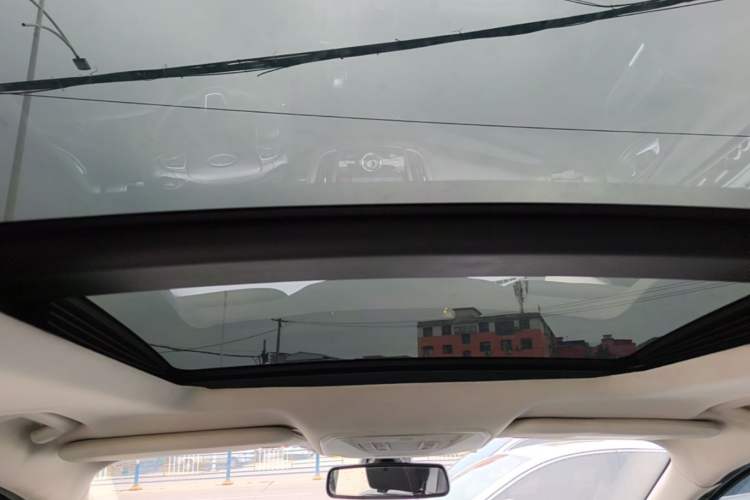 Used Ford Kuga 2018 EcoBoost 180 Two-Wheel-Drive Platinum Edition Headliner