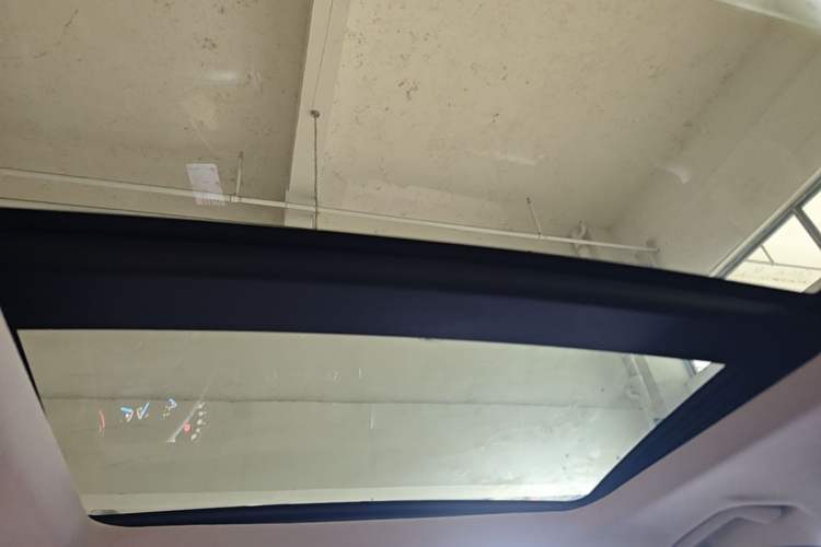 Used Ford Kuga 2018 EcoBoost 180 Two-Wheel-Drive Platinum Edition Headliner