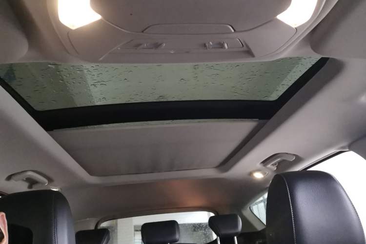 Used Ford Kuga 2018 EcoBoost 180 Two-Wheel-Drive Luxury Wing Edition Headliner