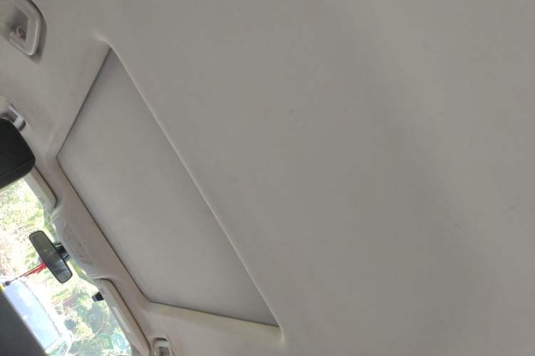Used Ford Kuga 2018 EcoBoost 180 Two-Wheel-Drive Elite Trim Headliner