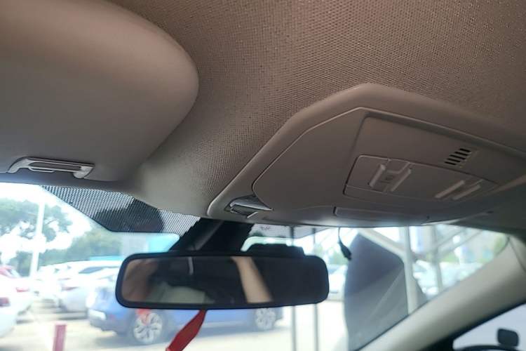 Used Ford Kuga 2018 EcoBoost 180 Two-Wheel-Drive Luxury Wing Edition Headliner