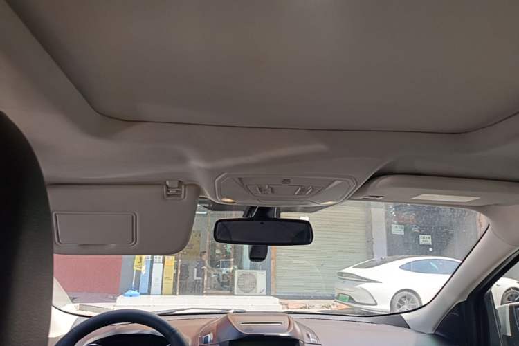 Used Ford Kuga 2018 EcoBoost 180 Two-Wheel-Drive Platinum Edition Headliner