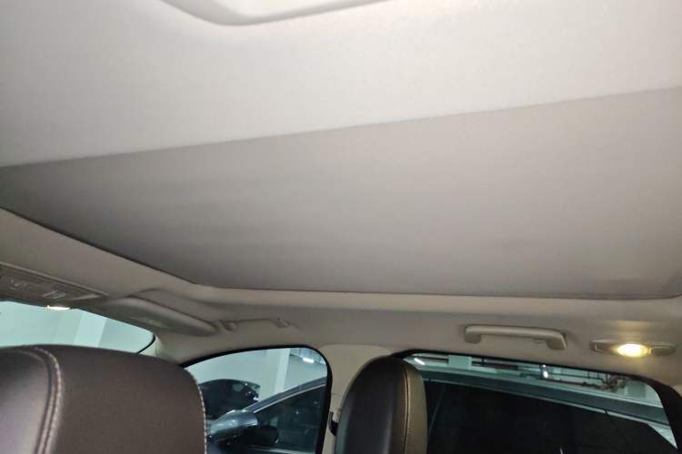 Used Ford Kuga 2018 EcoBoost 180 Two-Wheel-Drive Platinum Edition Headliner