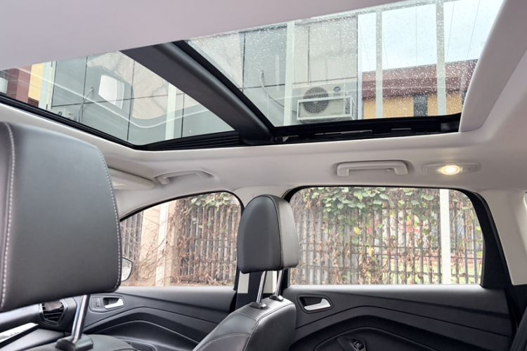 Used Ford Kuga 2018 EcoBoost 180 Four-Wheel Drive Luxury Wing Model Headliner