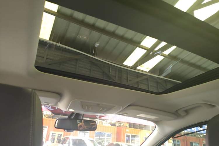 Used Ford Kuga 2018 EcoBoost 180 Two-Wheel-Drive Luxury Wing Edition Headliner