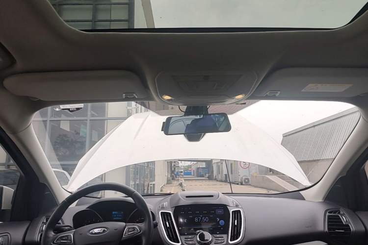 Used Ford Kuga 2018 EcoBoost 180 Two-Wheel-Drive Platinum Edition Headliner
