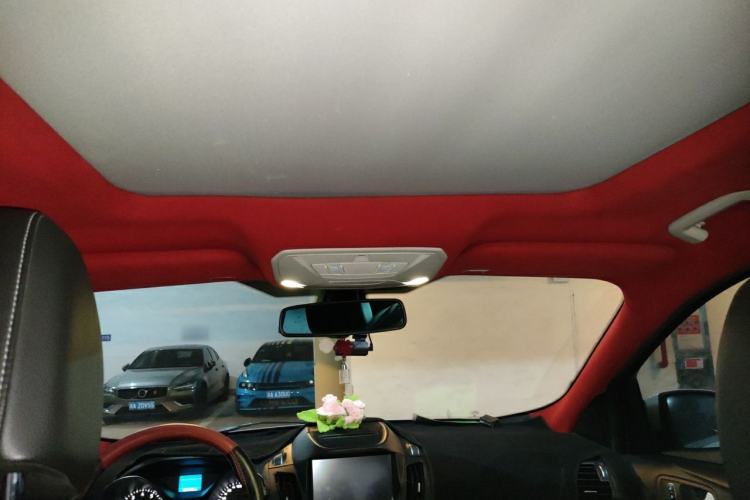 Used Ford Kuga 2018 EcoBoost 180 Two-Wheel-Drive Platinum Edition Headliner