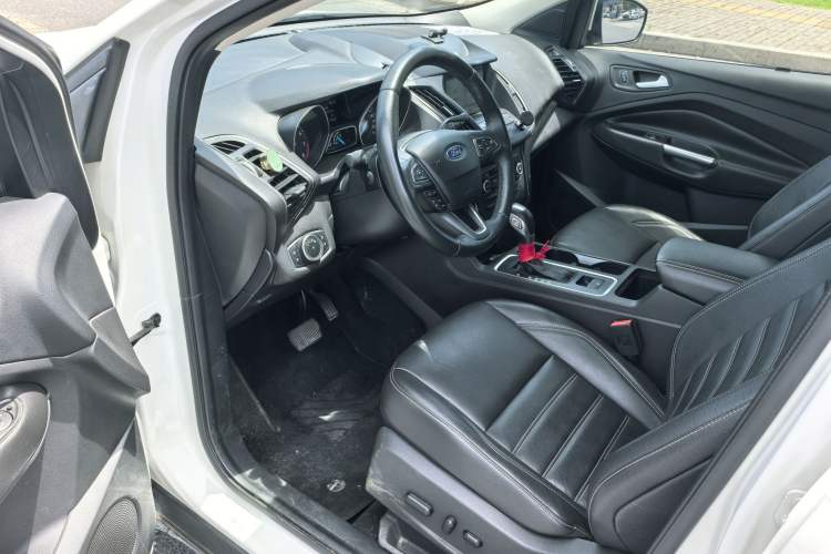 Used Ford Kuga 2018 Facelifted EcoBoost 180 Two-Wheel Drive Luxury Wing Edition Interior 1