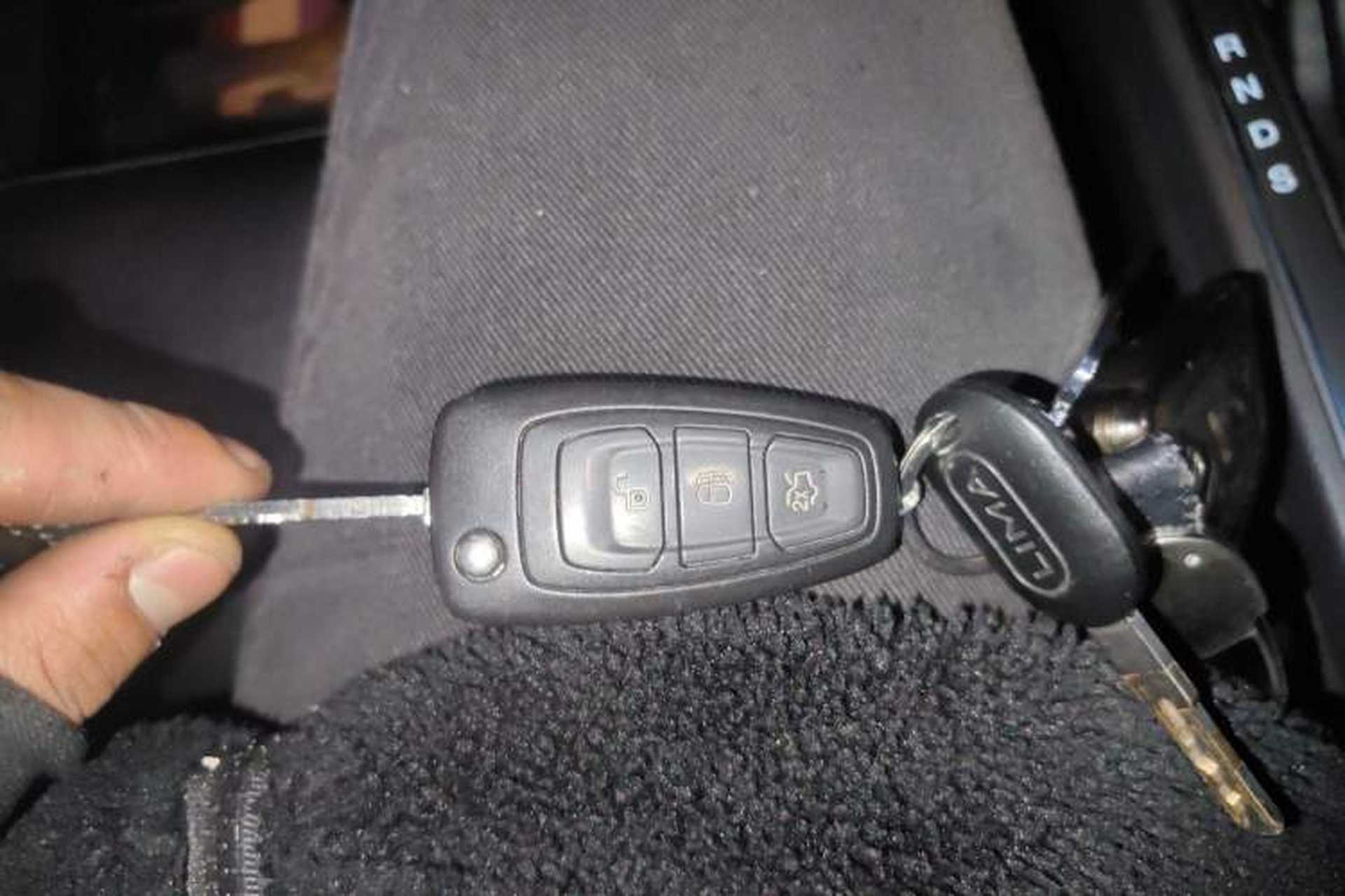 Used Ford Kuga 2018 EcoBoost 180 Two-Wheel-Drive Elite Trim Interior 1