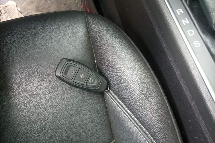 Used Ford Kuga 2018 EcoBoost 180 Four-Wheel Drive Luxury Wing Model Interior 1