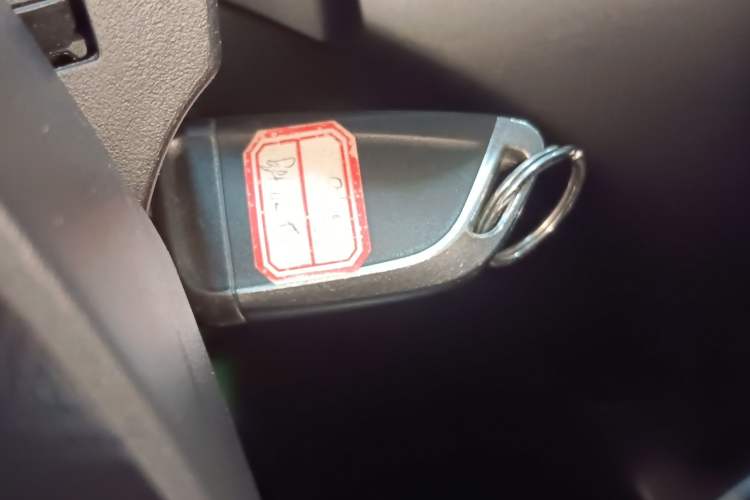 Used Ford Kuga 2018 EcoBoost 180 Two-Wheel-Drive Platinum Edition Interior 1