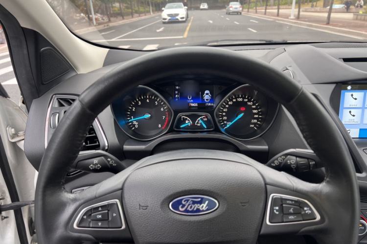 Used Ford Kuga 2018 EcoBoost 180 Two-Wheel-Drive Luxury Wing Edition Interior 11