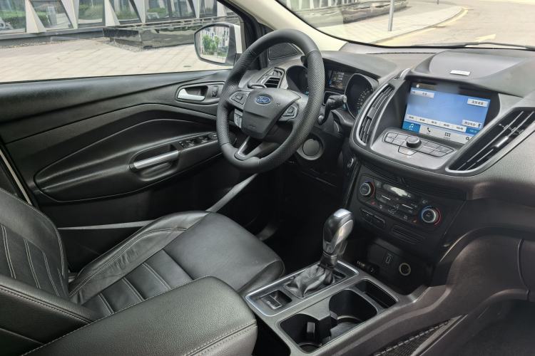 Used Ford Kuga 2018 Facelifted EcoBoost 180 Two-Wheel Drive Luxury Wing Edition Interior 2