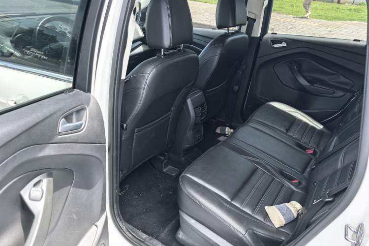 Used Ford Kuga 2018 Facelifted EcoBoost 180 Two-Wheel Drive Luxury Wing Edition Interior 2