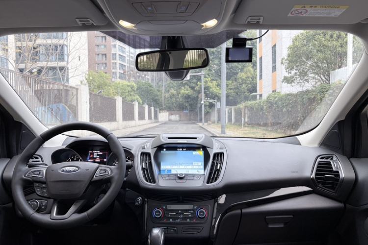 Used Ford Kuga 2018 EcoBoost 180 Four-Wheel Drive Luxury Wing Model Interior 2