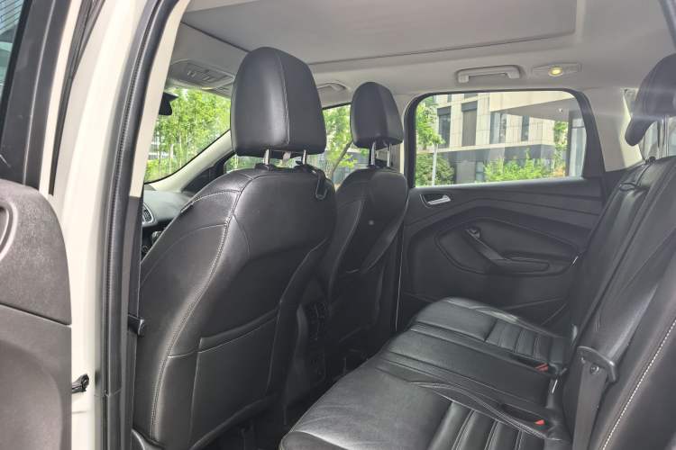 Used Ford Kuga 2018 Facelifted EcoBoost 180 Two-Wheel Drive Luxury Wing Edition Interior 3
