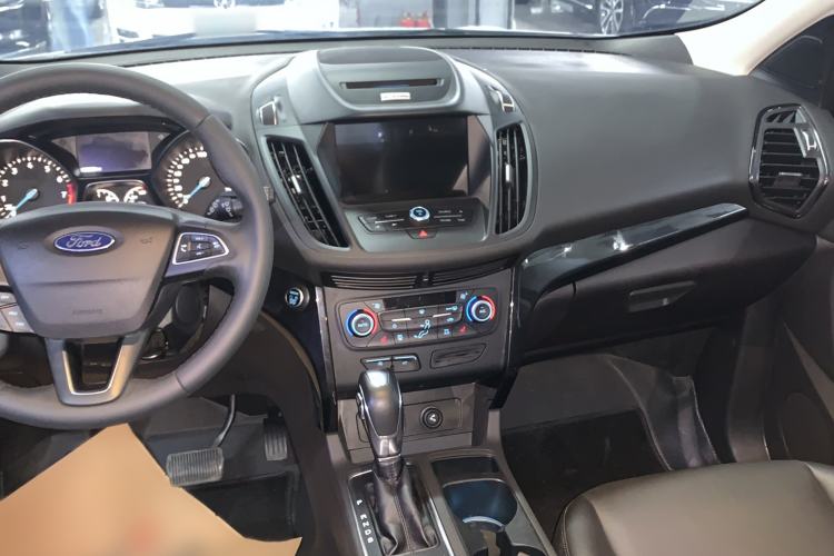 Used Ford Kuga 2018 EcoBoost 180 Two-Wheel-Drive Luxury Wing Edition Interior 3