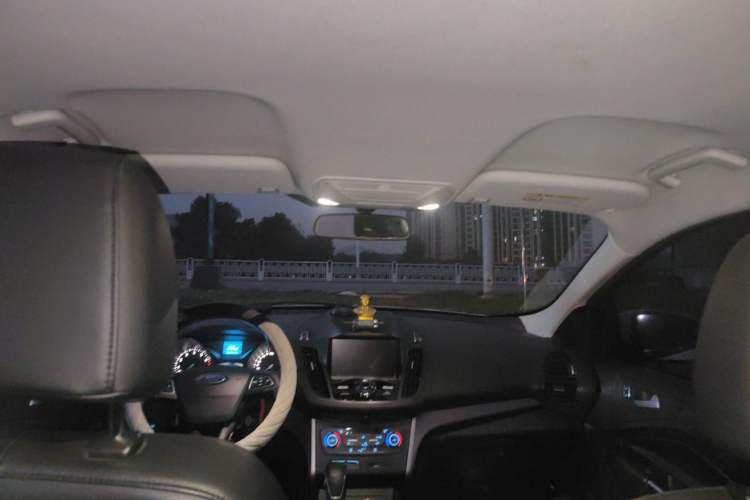 Used Ford Kuga 2018 EcoBoost 180 Two-Wheel-Drive Elite Trim Interior 3