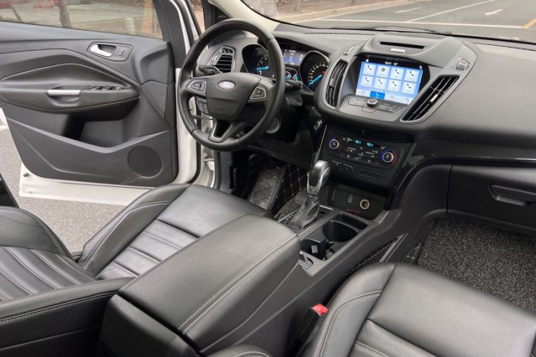 Used Ford Kuga 2018 EcoBoost 180 Two-Wheel-Drive Luxury Wing Edition Interior 3