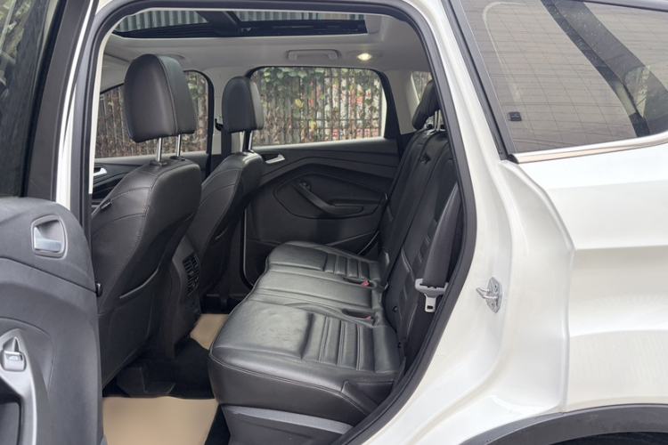 Used Ford Kuga 2018 EcoBoost 180 Four-Wheel Drive Luxury Wing Model Interior 4
