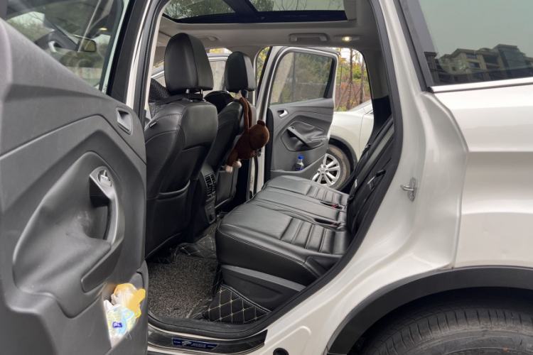 Used Ford Kuga 2018 EcoBoost 180 Two-Wheel-Drive Luxury Wing Edition Interior 4