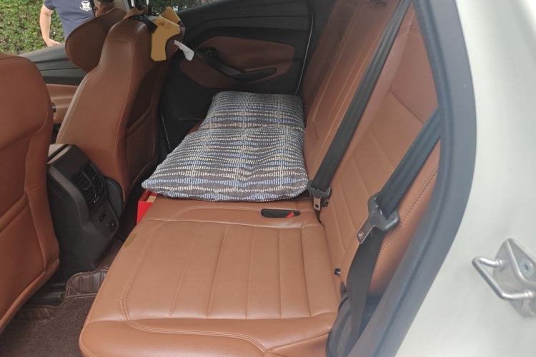 Used Ford Kuga 2018 EcoBoost 180 Two-Wheel-Drive Cognac Special Edition Interior 4