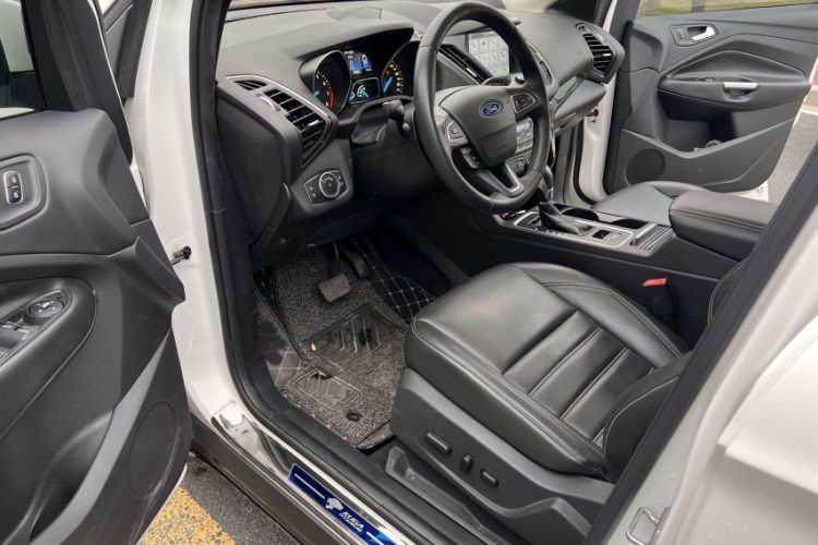 Used Ford Kuga 2018 EcoBoost 180 Two-Wheel-Drive Luxury Wing Edition Interior 5