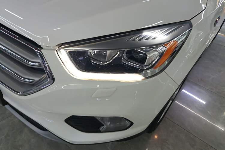 Used Ford Kuga 2018 EcoBoost 180 Two-Wheel-Drive Luxury Wing Edition Left Front Headlight