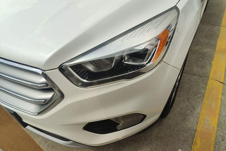 Used Ford Kuga 2018 Facelifted EcoBoost 180 Two-Wheel-Drive Platinum Wing Edition Left Front Headlight