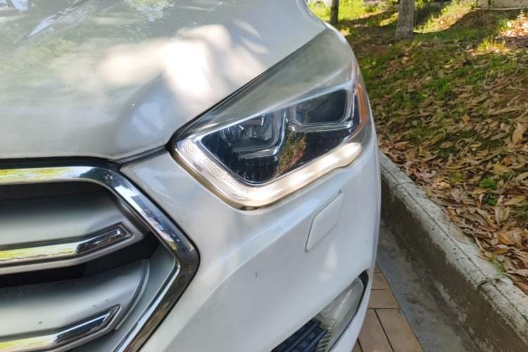 Used Ford Kuga 2018 EcoBoost 180 Two-Wheel-Drive Luxury Wing Edition Left Front Headlight