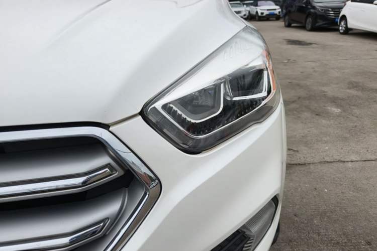 Used Ford Kuga 2018 EcoBoost 180 Two-Wheel-Drive Platinum Edition Left Front Headlight