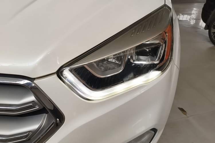 Used Ford Kuga 2018 EcoBoost 180 Two-Wheel-Drive Elite Trim Left Front Headlight
