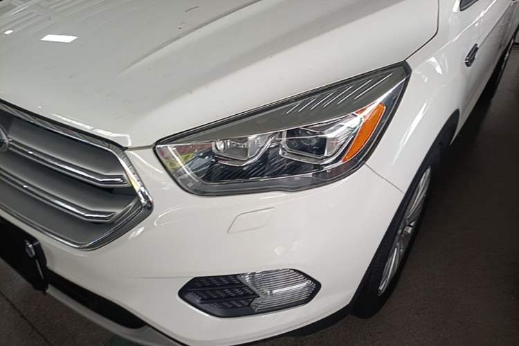 Used Ford Kuga 2018 EcoBoost 180 Two-Wheel-Drive Luxury Wing Edition Left Front Headlight