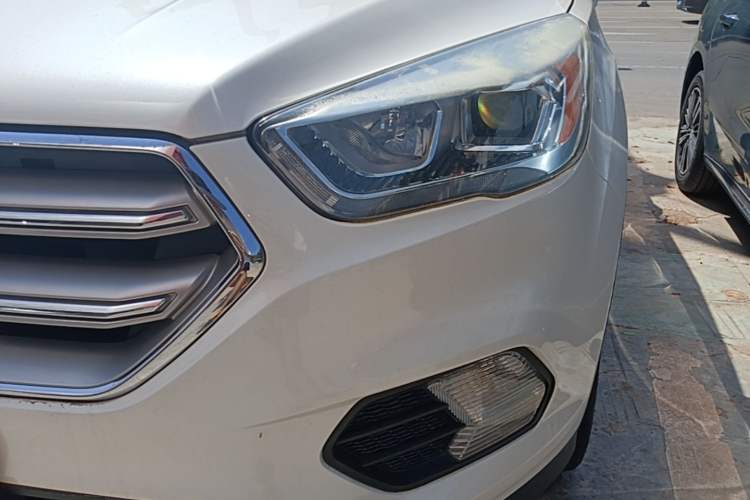 Used Ford Kuga 2018 EcoBoost 180 Two-Wheel-Drive Platinum Edition Left Front Headlight